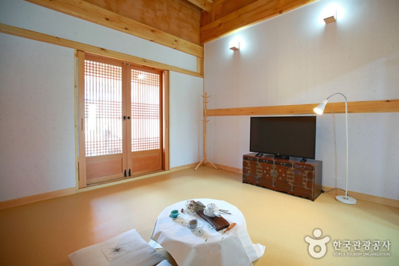 Wiyeonjae Hanok Stay [Korea Quality] / 위연재 [한국관광 품질인증/Korea Quality] (4/27)