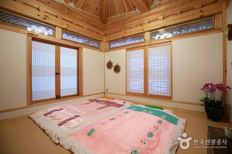Wiyeonjae Hanok Stay [Korea Quality] / 위연재 [한국관광 품질인증/Korea Quality] (8/27)