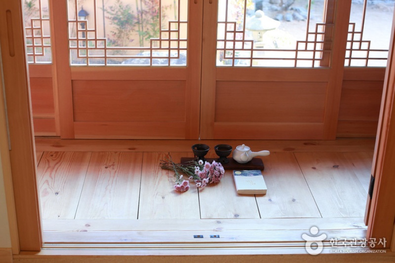 Wiyeonjae Hanok Stay [Korea Quality] / 위연재 [한국관광 품질인증/Korea Quality] (12/27)