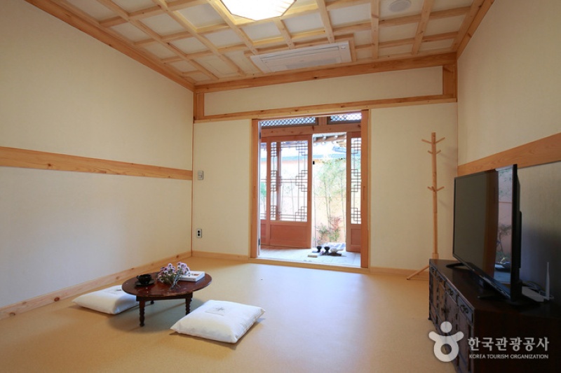 Wiyeonjae Hanok Stay [Korea Quality] / 위연재 [한국관광 품질인증/Korea Quality] (13/27)