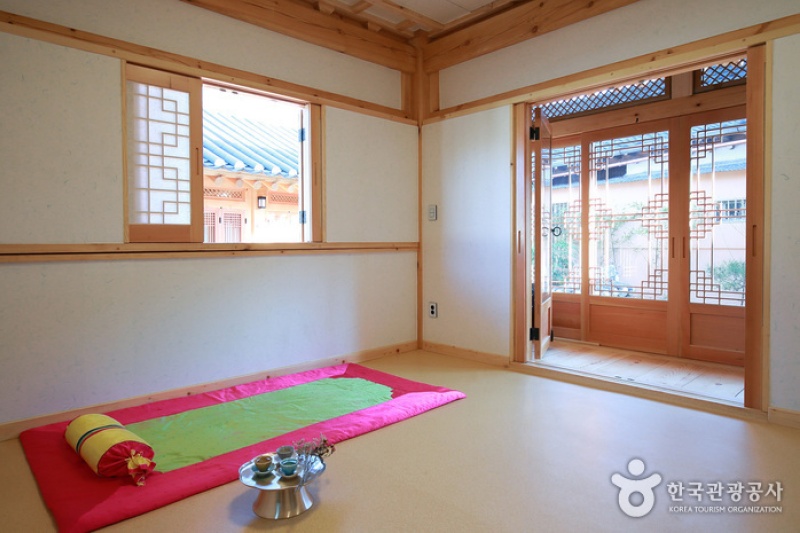 Wiyeonjae Hanok Stay [Korea Quality] / 위연재 [한국관광 품질인증/Korea Quality] (17/27)