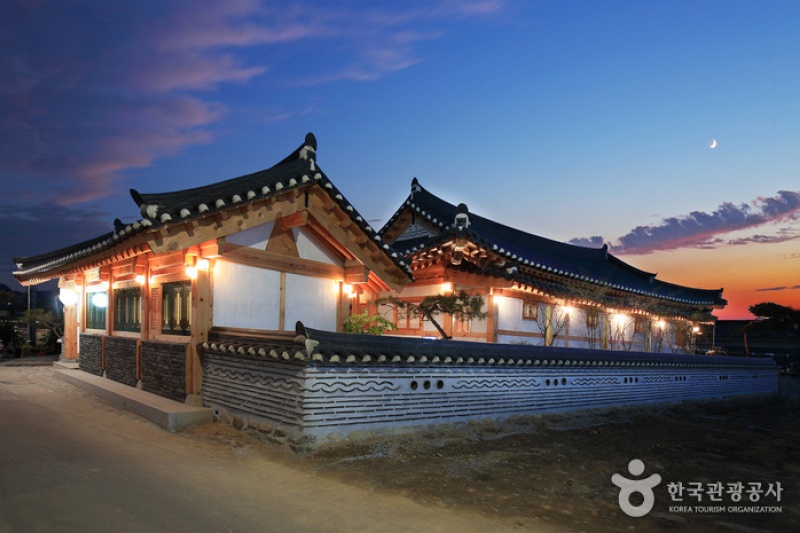 Wiyeonjae Hanok Stay [Korea Quality] / 위연재 [한국관광 품질인증/Korea Quality] (24/27)
