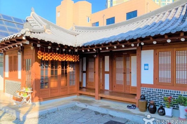 Sansu-dong Hanok Experience Hall