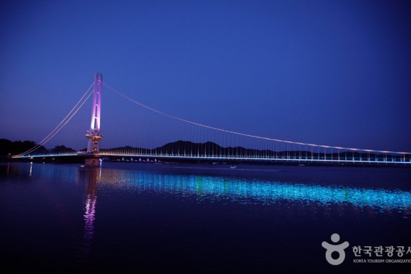 Yedangho Suspension Bridge (예당호 출렁다리) (10/11)