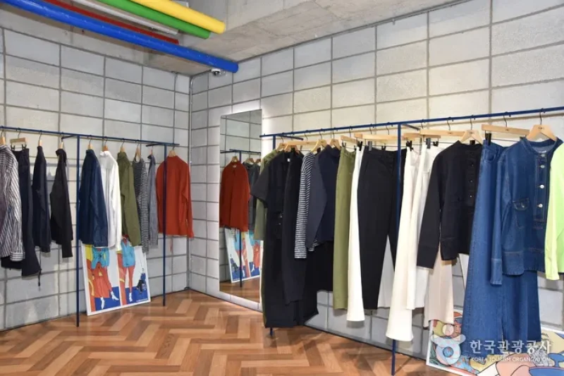 Y.M.C. SEOUL (YMC 서울) (18/22)