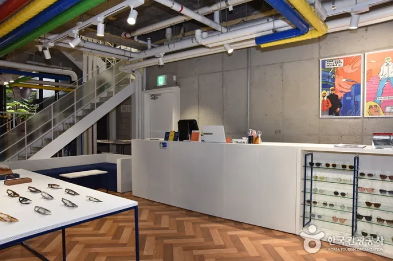 Y.M.C. SEOUL (YMC 서울) (22/22)