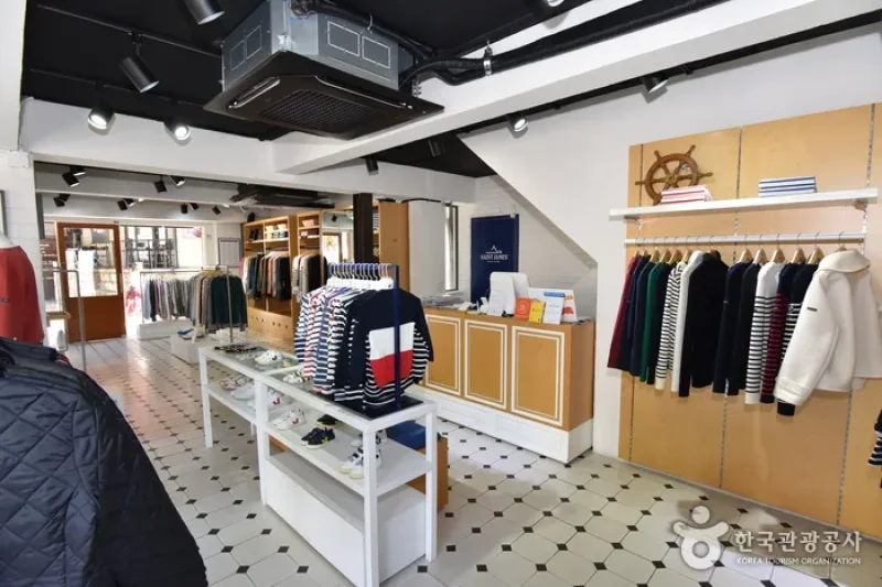 Saint James Boutique Samcheong (세인트제임스 삼청점) (22/24)
