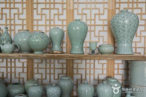 Gangjin Tamjin Celadon 