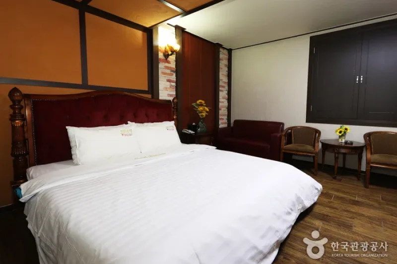 Banana Hotel - Goodstay  (30/41)