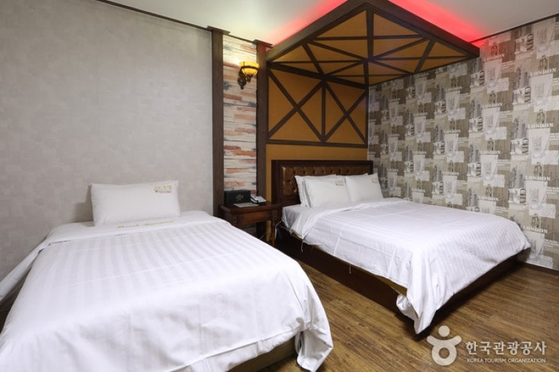 Banana Hotel - Goodstay  (32/41)