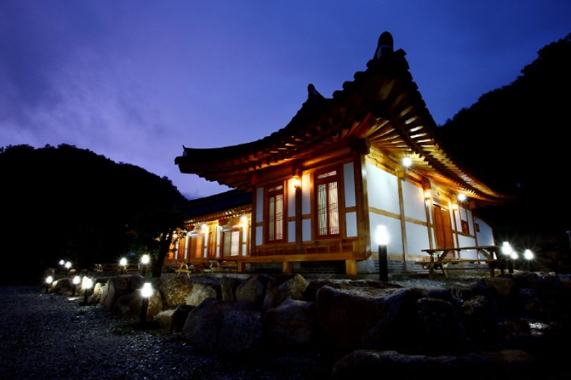 Paroho Hanok Pension (파로호한옥펜션) [한국관광품질인증제/ Korea Quality] (16/32)