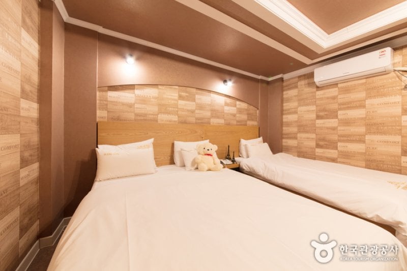Hiddink Motel - Goodstay  (22/24)