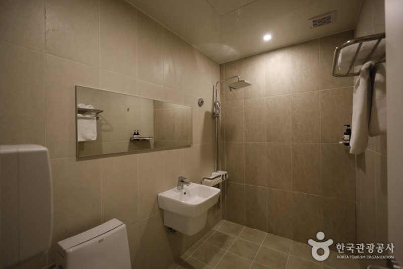 Hotel The May - Goodstay  (4/18)