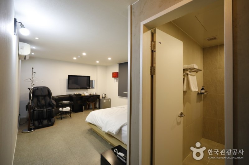 Hotel The May - Goodstay  (7/18)