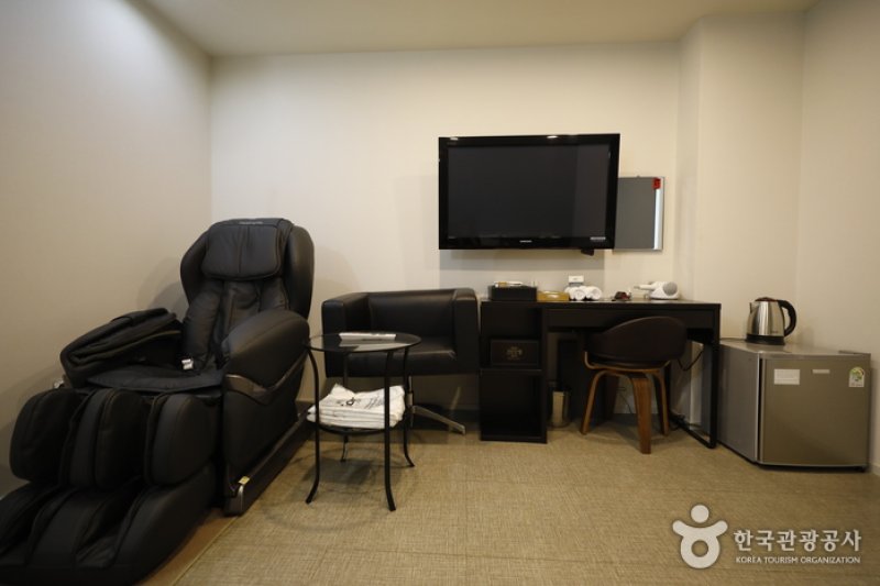 Hotel The May - Goodstay  (8/18)