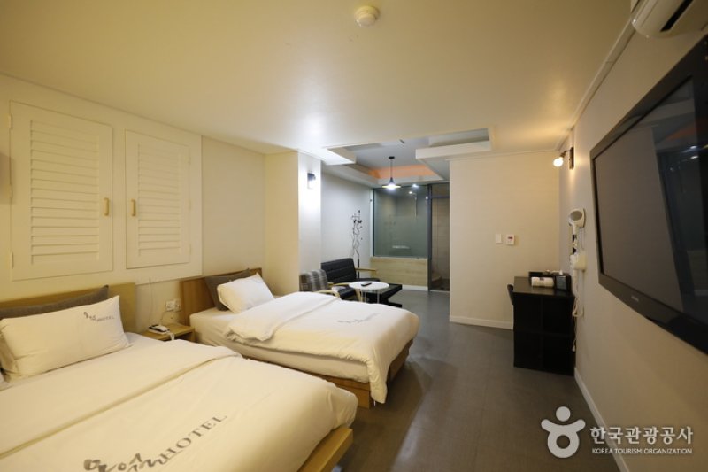 Hotel The May - Goodstay  (11/18)