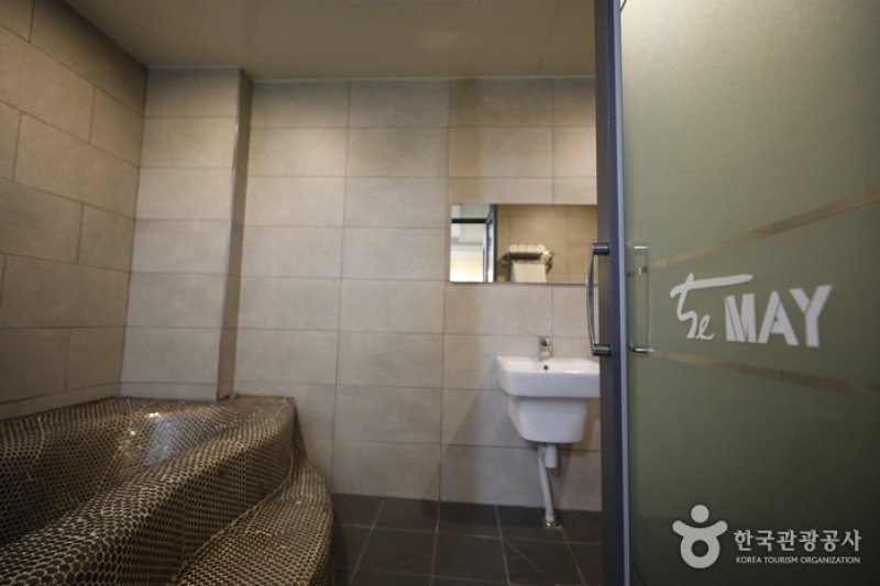 Hotel The May - Goodstay  (12/18)