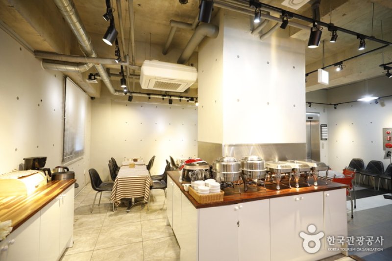 Hotel The May - Goodstay  (17/18)