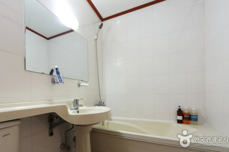 Equus Motel - Goodstay  (14/22)