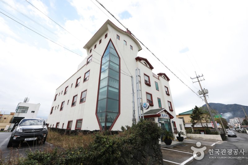 Equus Motel - Goodstay  (15/22)