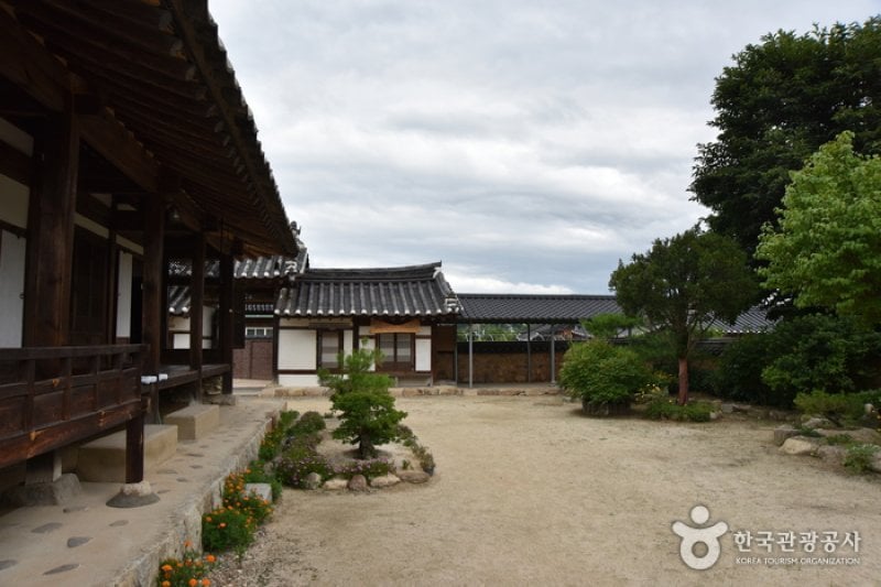 House of Sogang (소강고택)[한국관광품질인증제/ Korea Quality] (9/37)