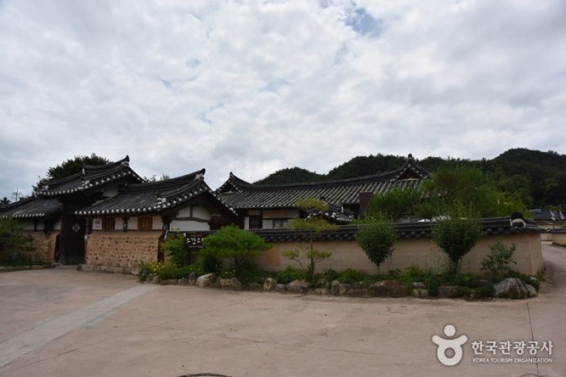 House of Sogang (소강고택)[한국관광품질인증제/ Korea Quality] (36/37)