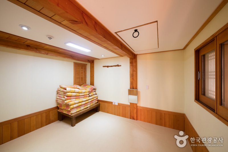Namhyangjae Hanok Stay  (2/31)