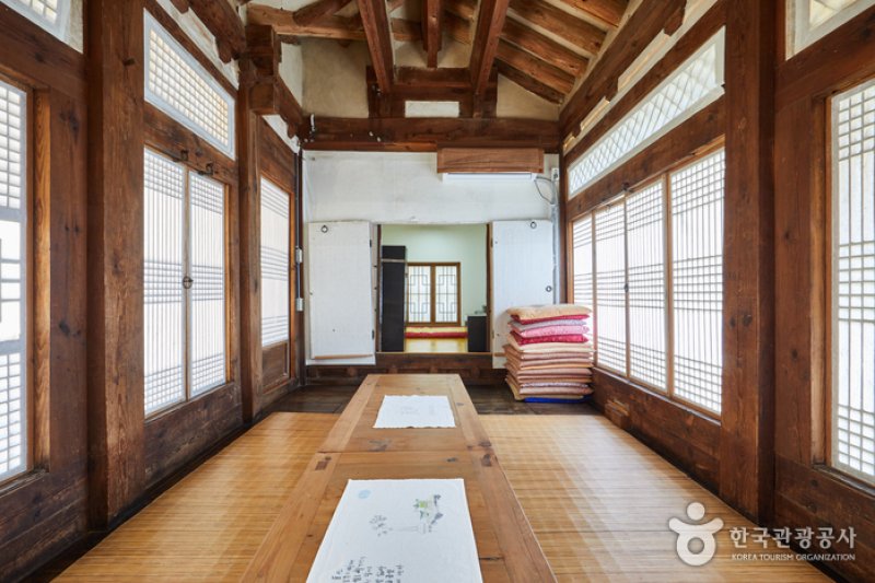 The Head House of Jeong On (정온선생종택)[한국관광품질인증/Korea Quality] (26/34)