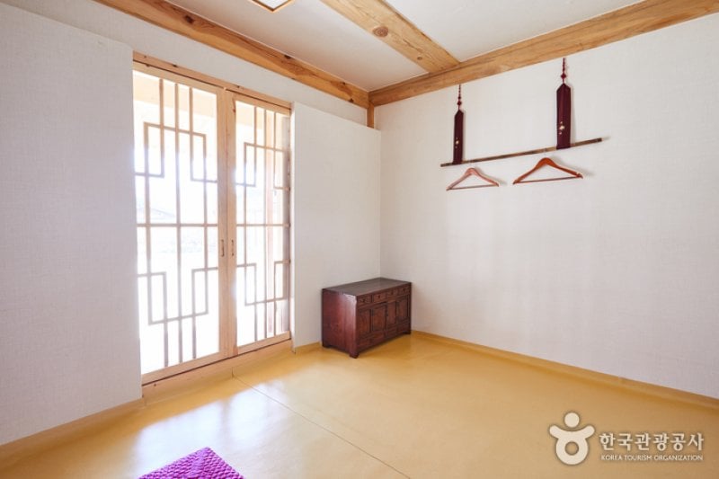 The Head House of Jeong On (정온선생종택)[한국관광품질인증/Korea Quality] (28/34)