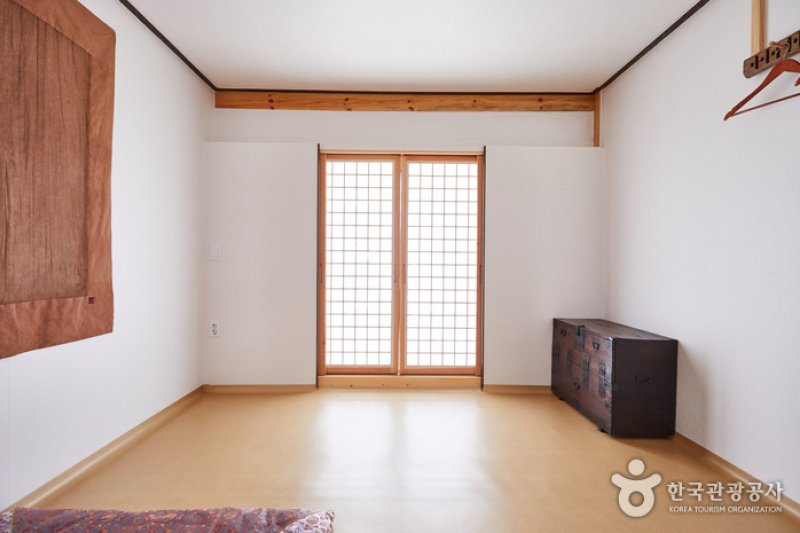 The Head House of Jeong On (정온선생종택)[한국관광품질인증/Korea Quality] (30/34)