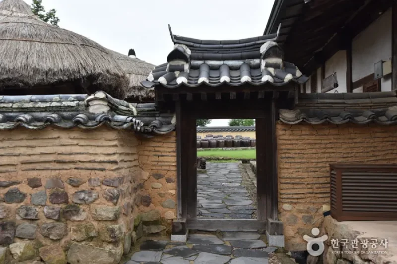 Hahoe Bukchondaek House (하회 북촌댁)[한국관광품질인증제/ Korea Quality] (11/25)