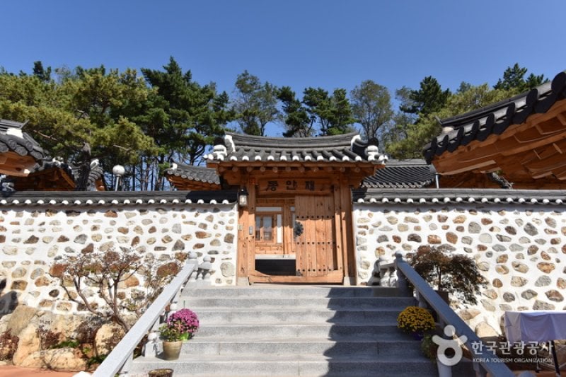 Donghae hanok Donganjae  (1/20)