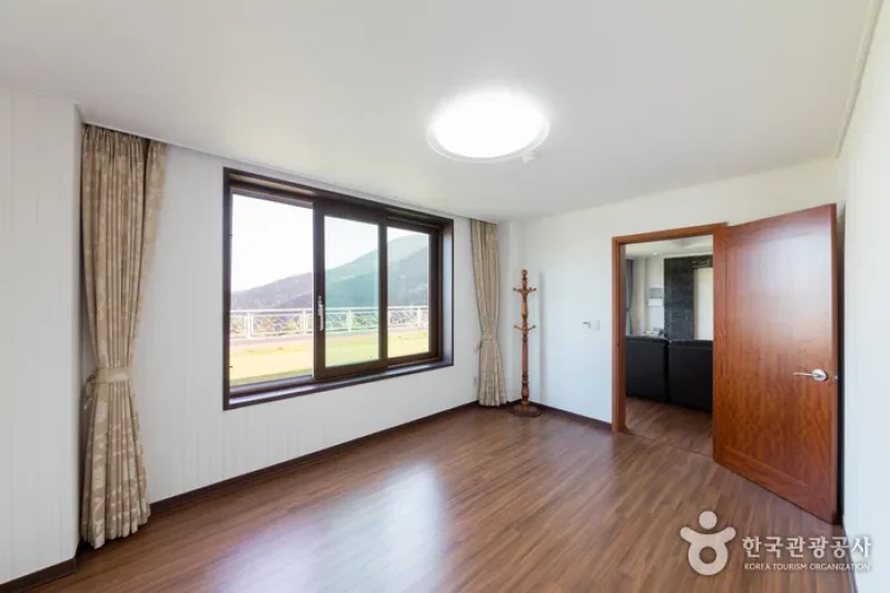 Yeonggwang Country Club Golftel - Goodstay  (8/28)