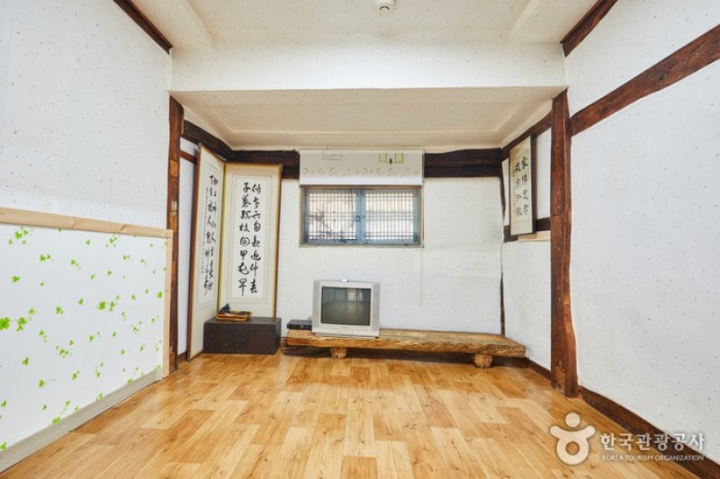 Suncheonman Bay Haeryongseong Fortress Gotaek (Old House) (순천만해룡성고택)[한국관광품질인증/Korea Quality] (29/41)