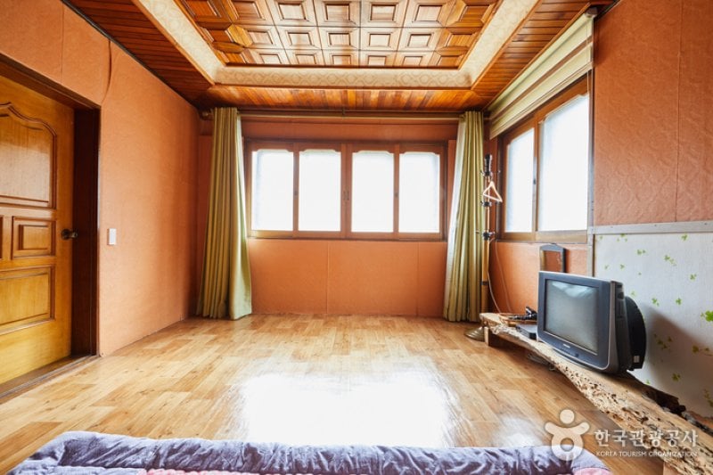 Suncheonman Bay Haeryongseong Fortress Gotaek (Old House) (순천만해룡성고택)[한국관광품질인증/Korea Quality] (31/41)