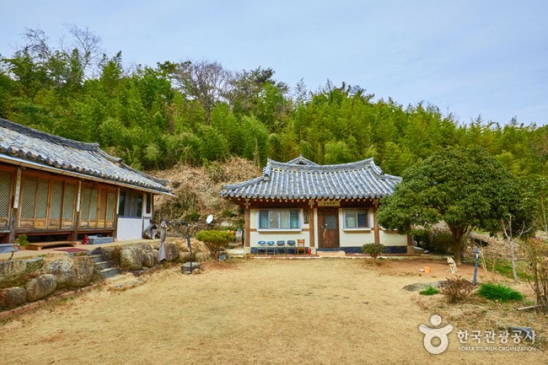 Suncheonman Bay Haeryongseong Fortress Gotaek (Old House) (순천만해룡성고택)[한국관광품질인증/Korea Quality] (38/41)