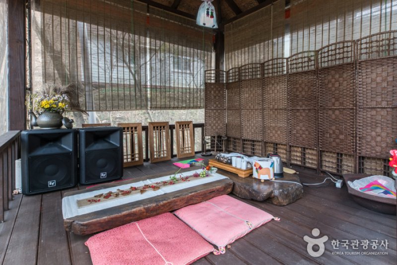Gohyangui Bom  (2/31)