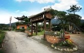 Hanok Maeul Hwangto Pension[Korea Quality] / 한옥마을 황토펜션[한국관광 품질인증/Korea Quality]