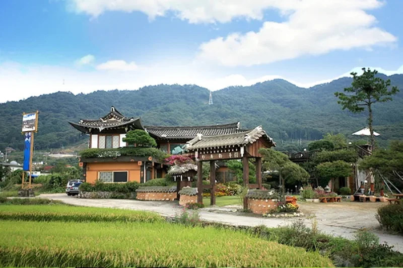 Hanok Maeul Hwangto Pension[Korea Quality] / 한옥마을 황토펜션[한국관광 품질인증/Korea Quality] (5/6)