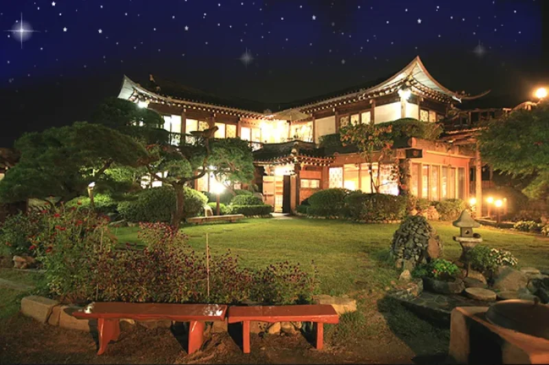 Hanok Maeul Hwangto Pension[Korea Quality] / 한옥마을 황토펜션[한국관광 품질인증/Korea Quality] (6/6)