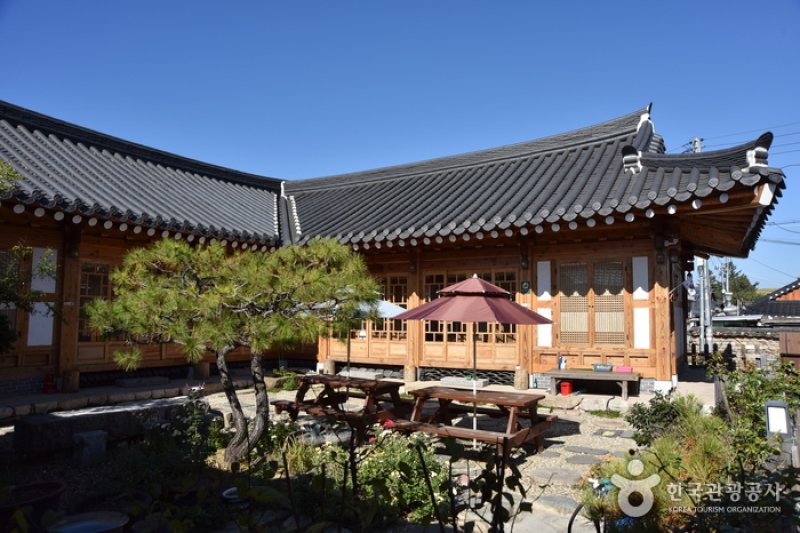 Gyeongju Suhojeong  (1/18)