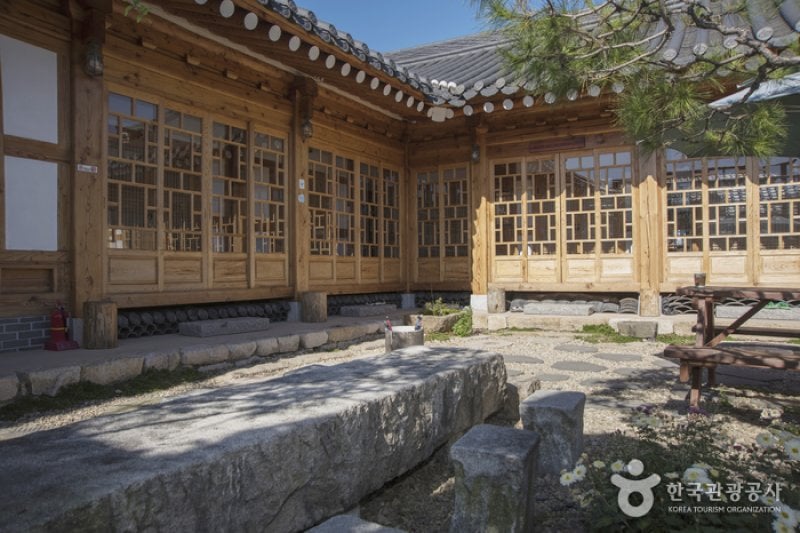 Gyeongju Suhojeong  (2/18)