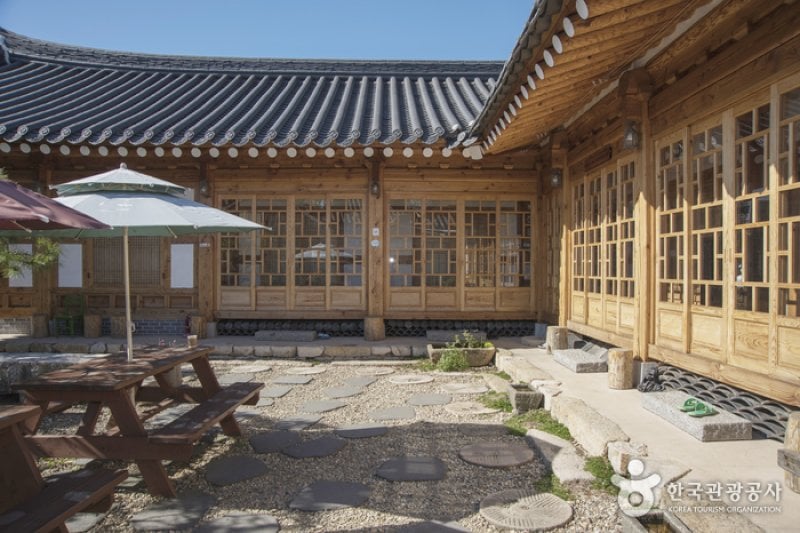 Gyeongju Suhojeong  (5/18)