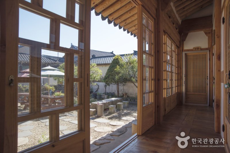 Gyeongju Suhojeong  (7/18)