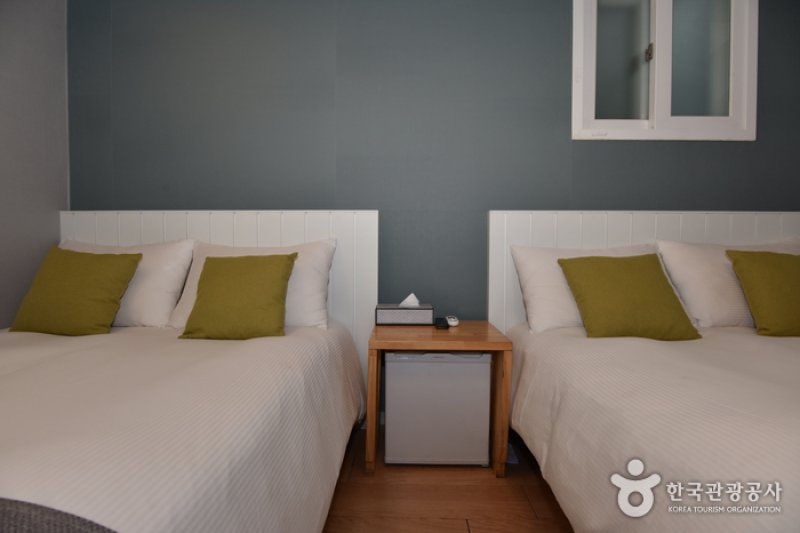 Hotel QB  (24/25)