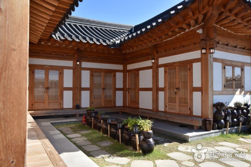 Nadeul Hanok  (4/25)