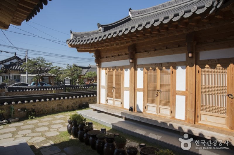 Nadeul Hanok  (6/25)