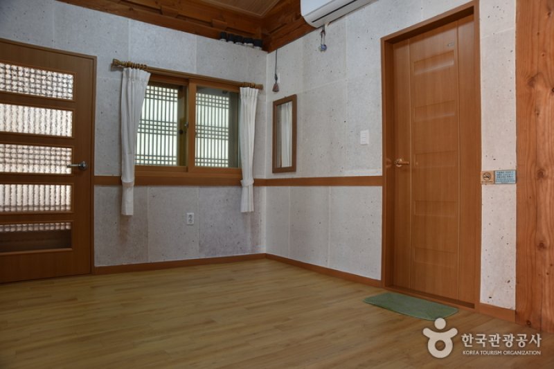 Nadeul Hanok  (7/25)