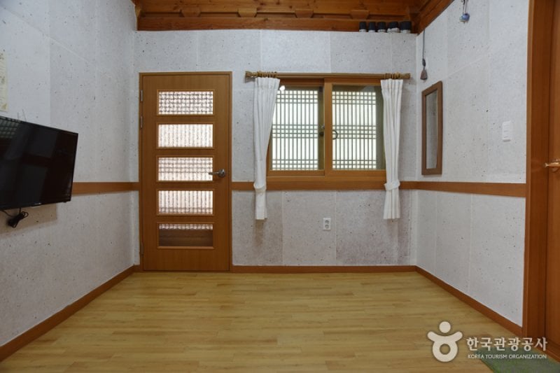 Nadeul Hanok  (9/25)