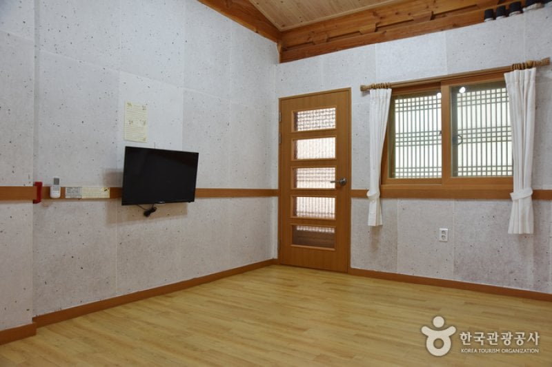 Nadeul Hanok  (10/25)